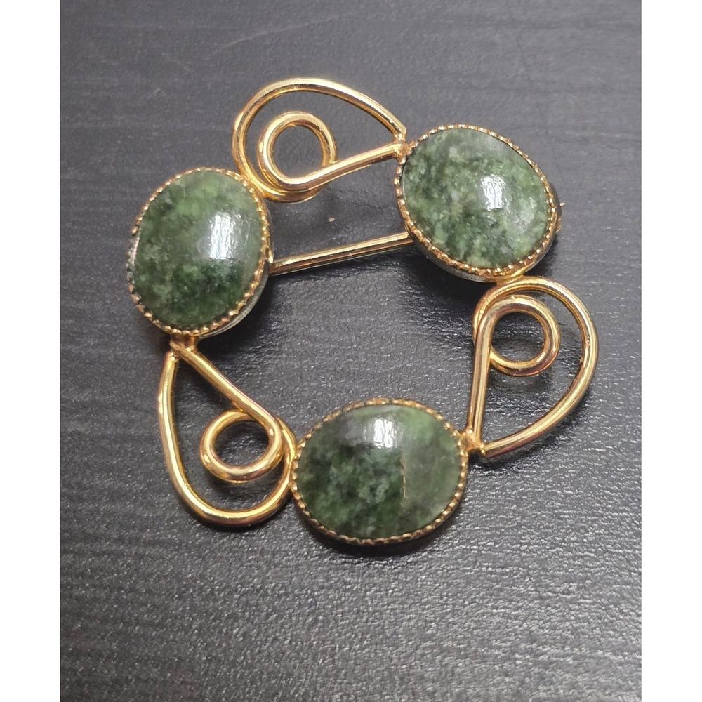Signed Urinin Jade Brooch Gold Tone